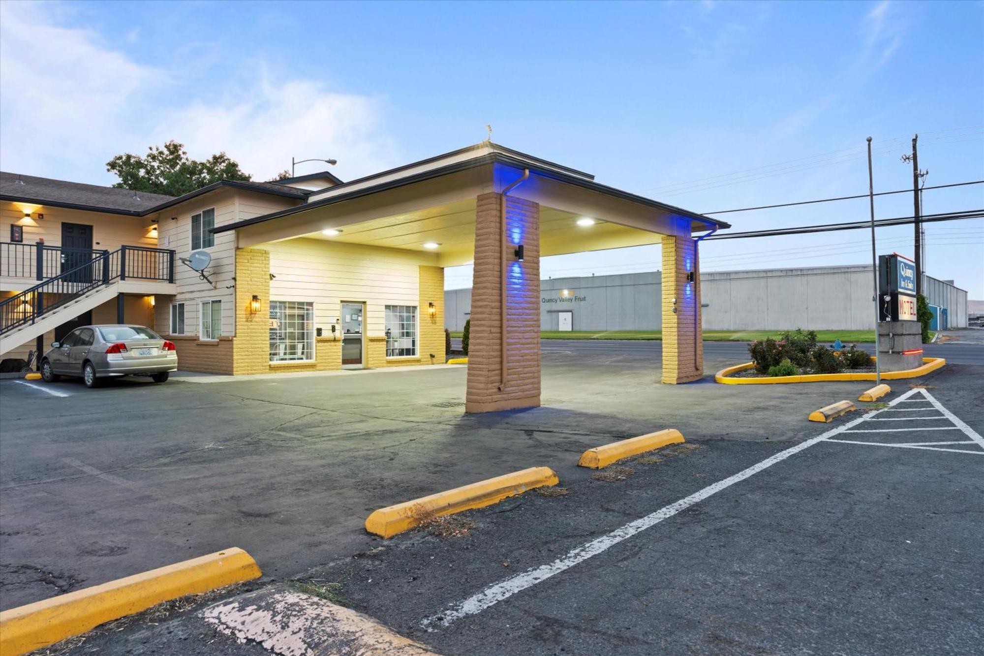 Quincy Inn And Suites Dış mekan fotoğraf