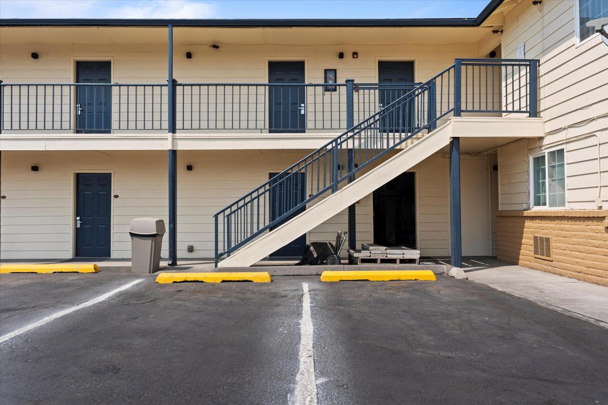 Quincy Inn And Suites Dış mekan fotoğraf