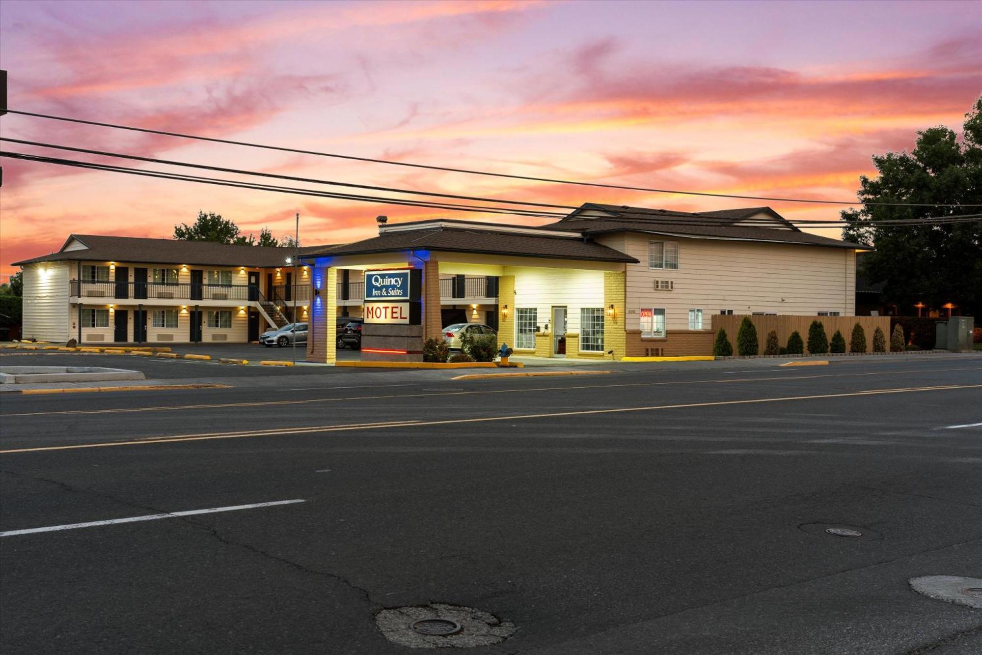 Quincy Inn And Suites Dış mekan fotoğraf