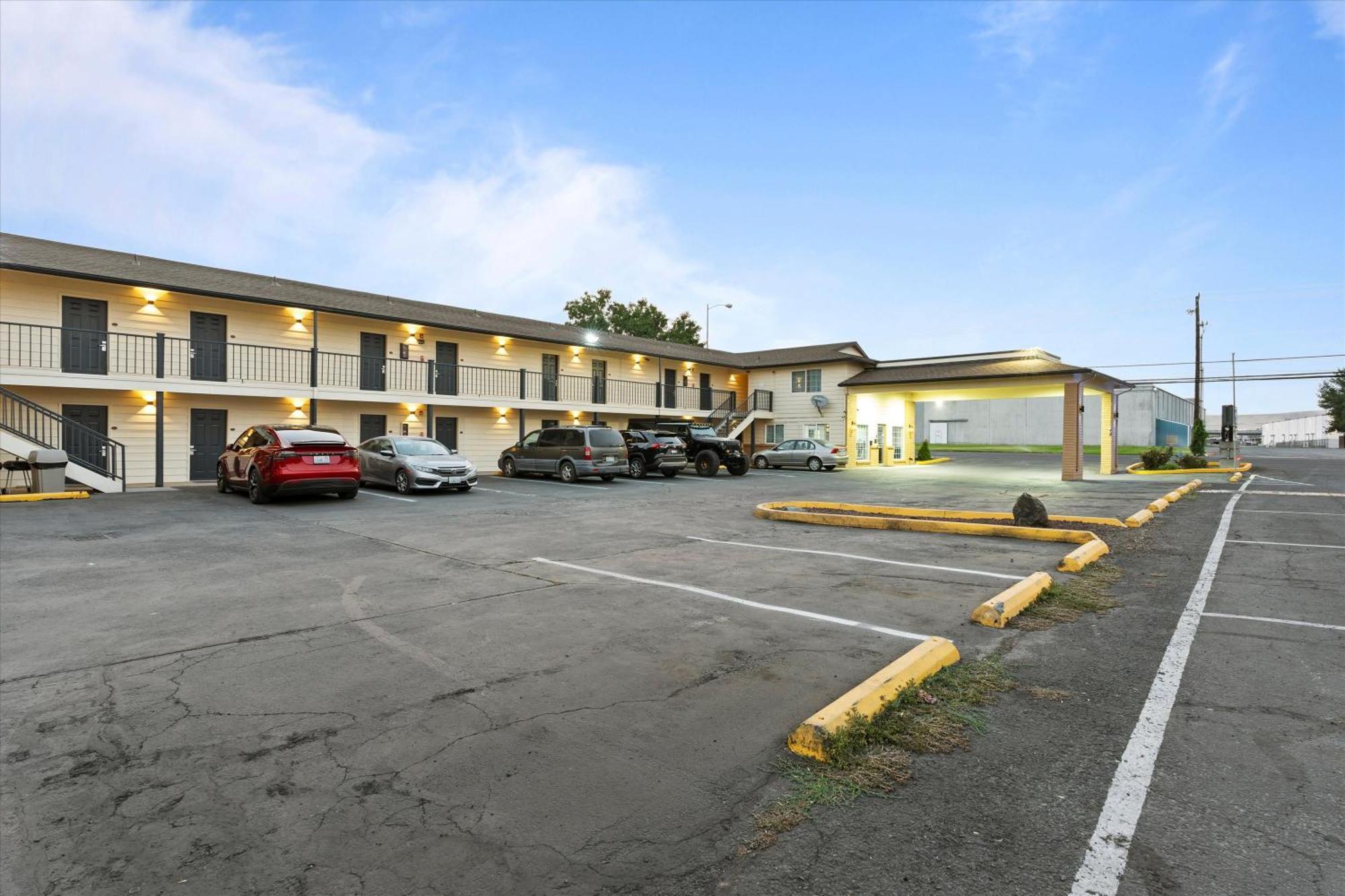 Quincy Inn And Suites Dış mekan fotoğraf