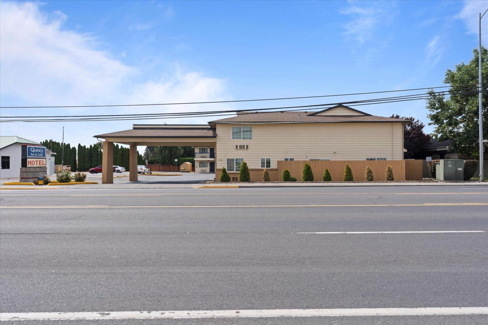 Quincy Inn And Suites Dış mekan fotoğraf