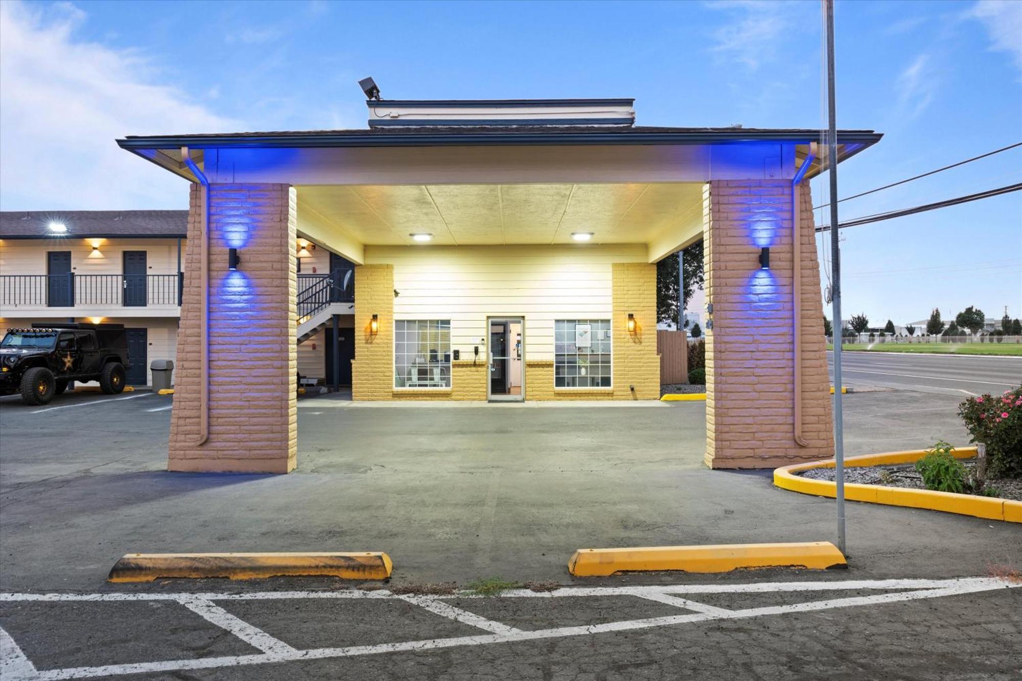 Quincy Inn And Suites Dış mekan fotoğraf