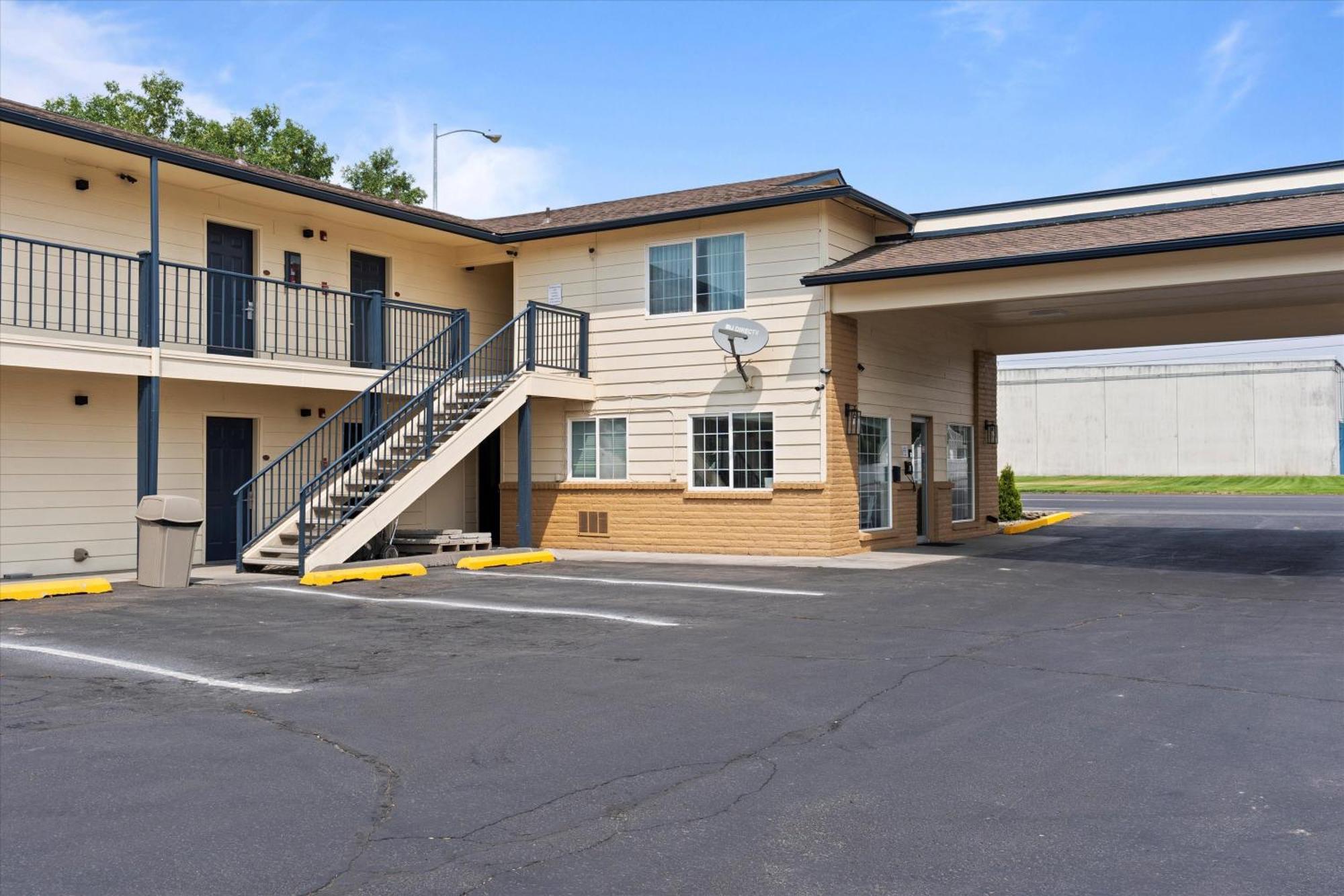 Quincy Inn And Suites Dış mekan fotoğraf