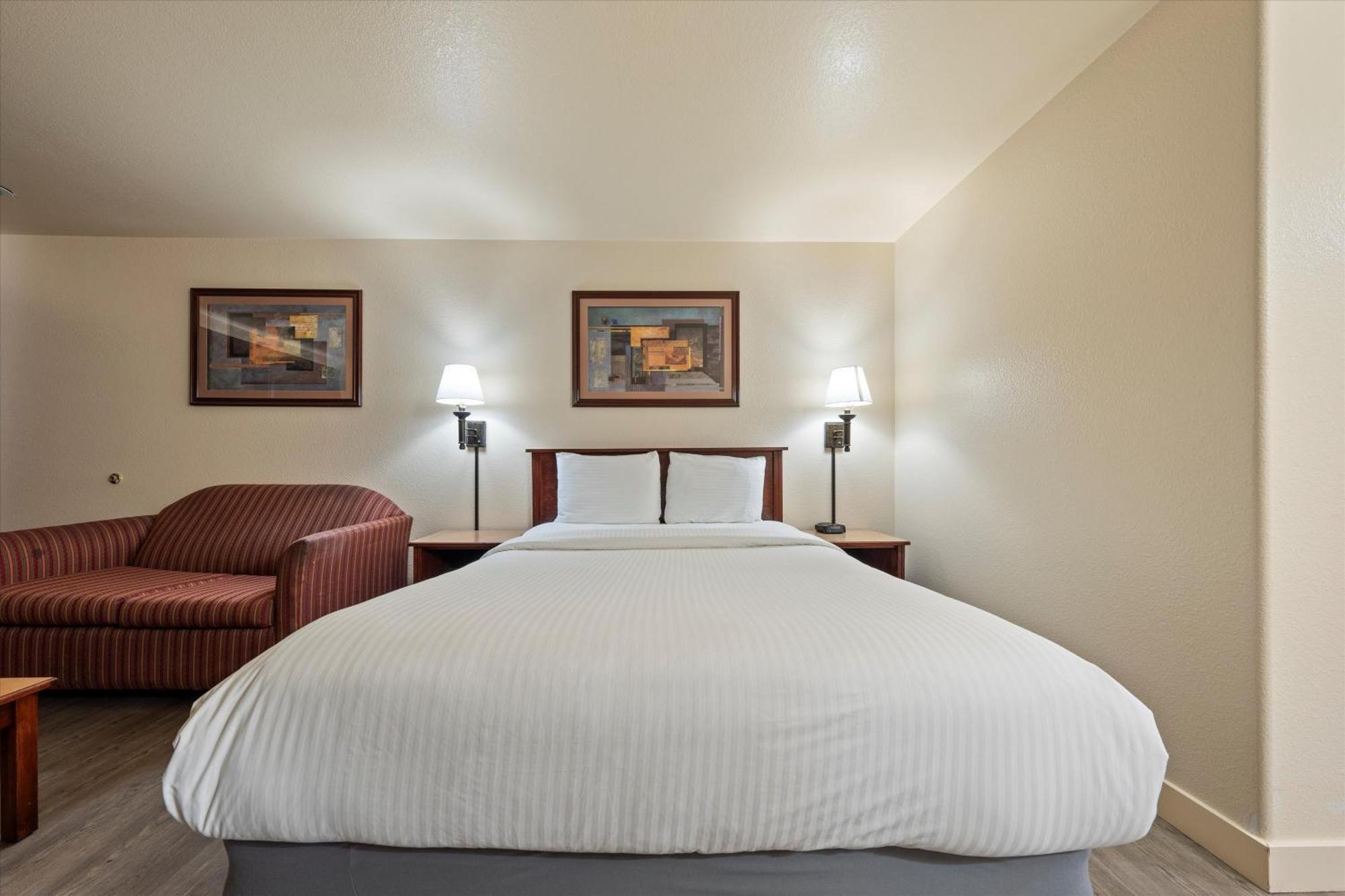 Quincy Inn And Suites Dış mekan fotoğraf