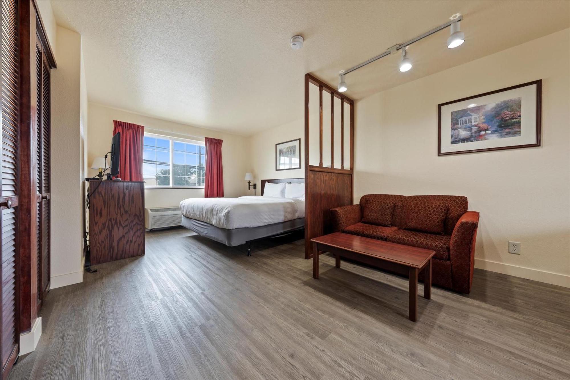 Quincy Inn And Suites Dış mekan fotoğraf