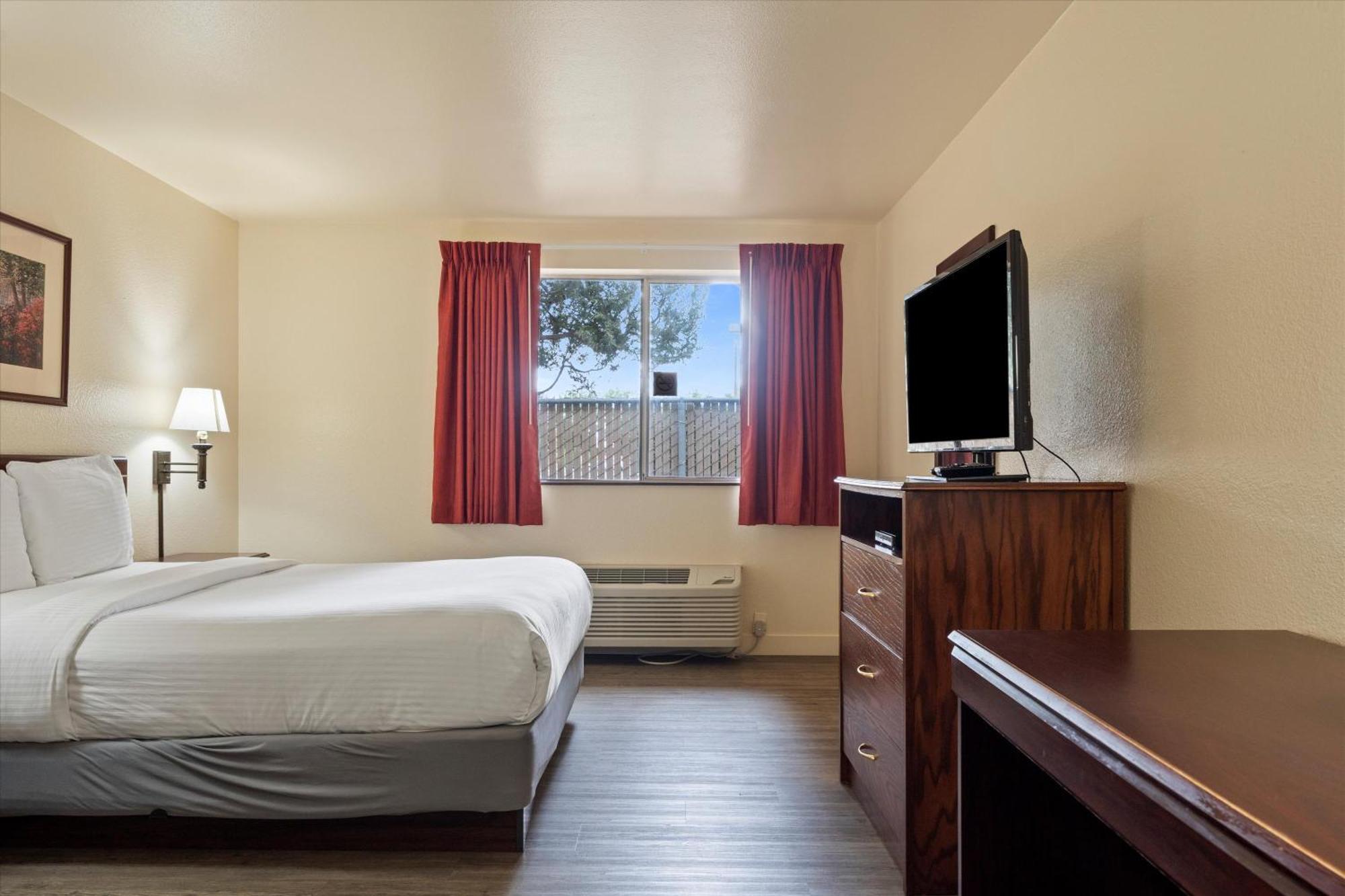 Quincy Inn And Suites Dış mekan fotoğraf