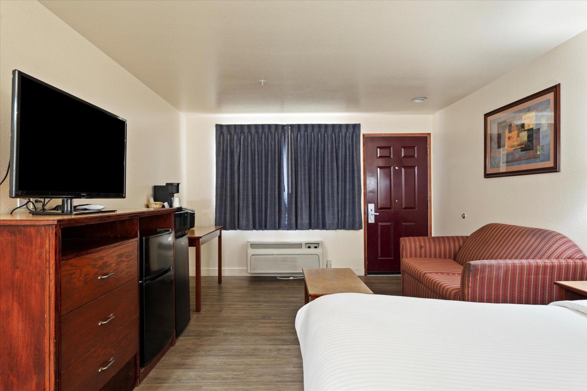 Quincy Inn And Suites Dış mekan fotoğraf