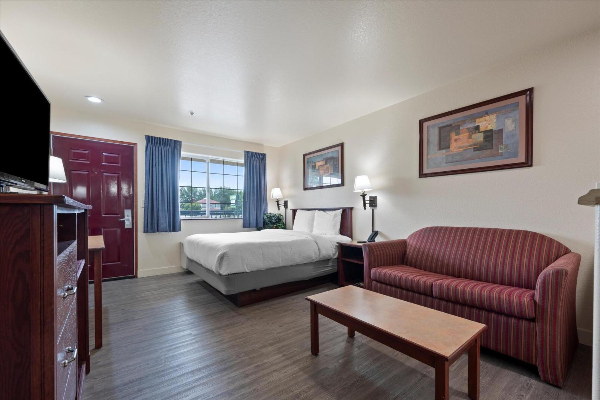 Quincy Inn And Suites Dış mekan fotoğraf